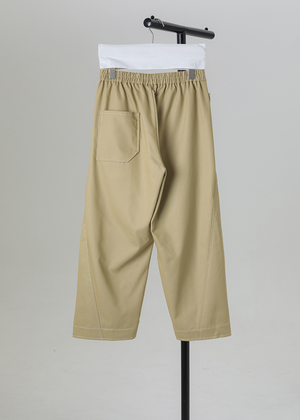 迴聲立體弧線剪接褲