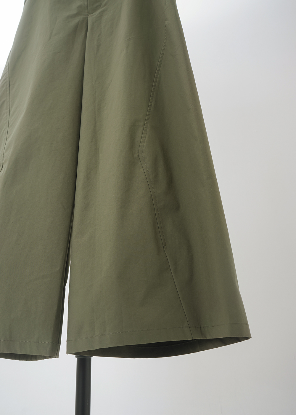 Wide-leg Pants