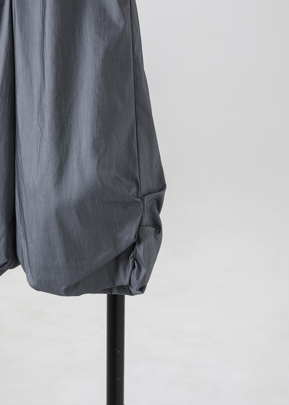  |忘穿・渾然|輕繭立體縮口八分寬褲