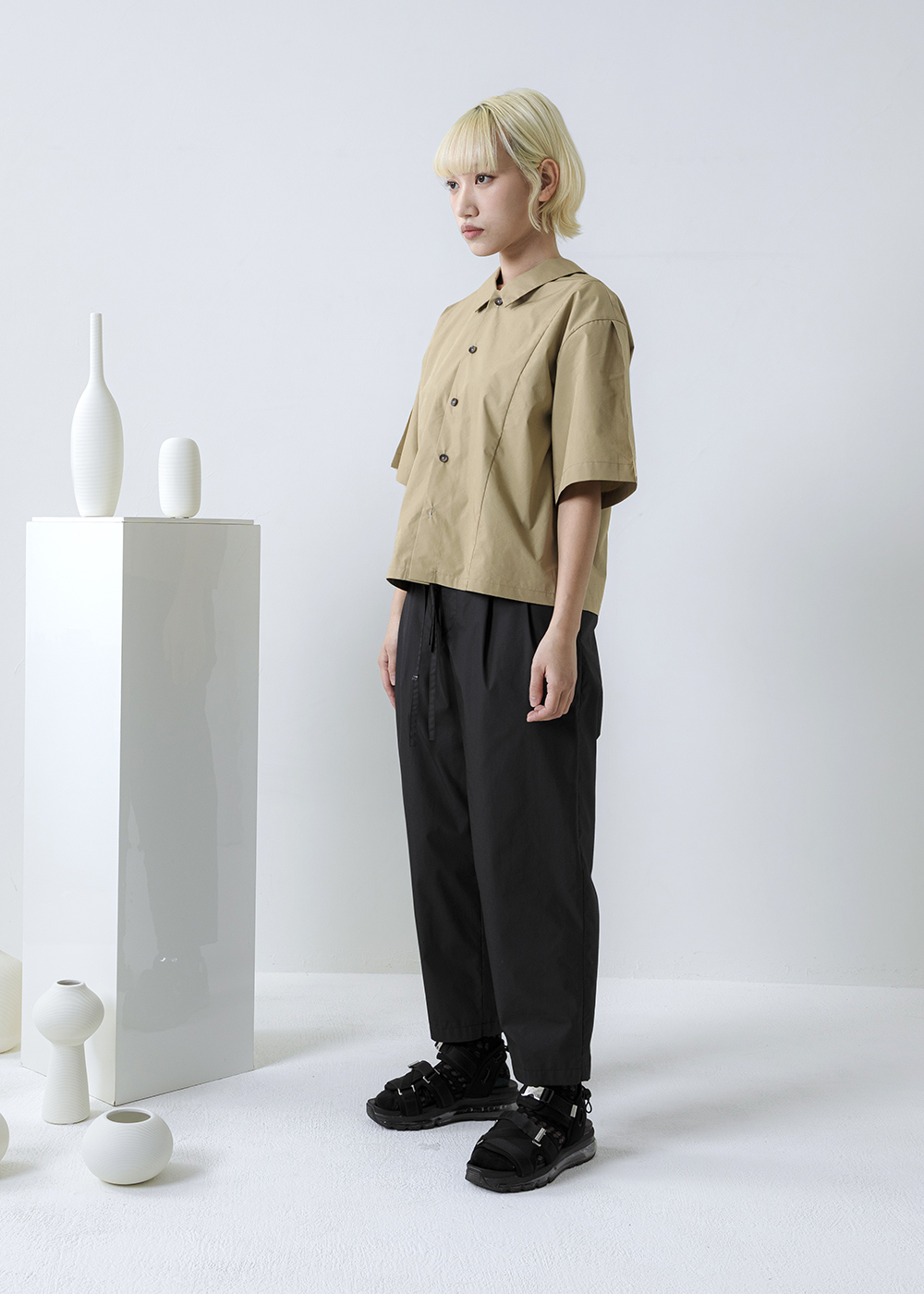 清廓腰頭褶飾廓型褲