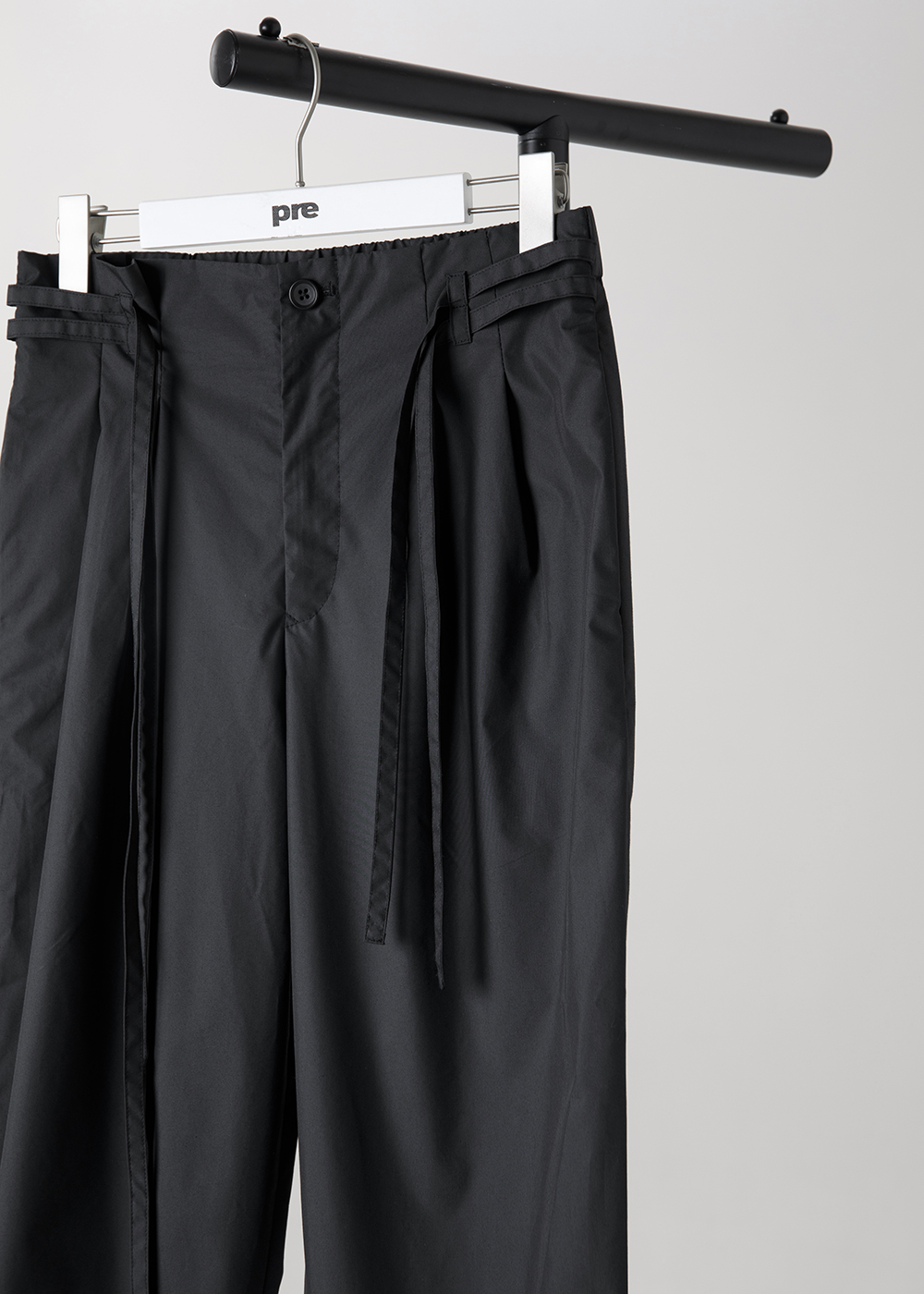 清廓腰頭褶飾廓型褲